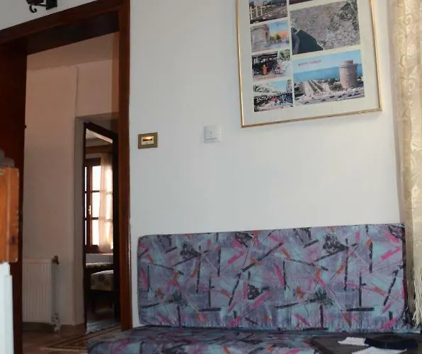 Old Town Apartment *